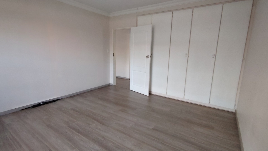 2 Bedroom Property for Sale in Die Hoewes Gauteng