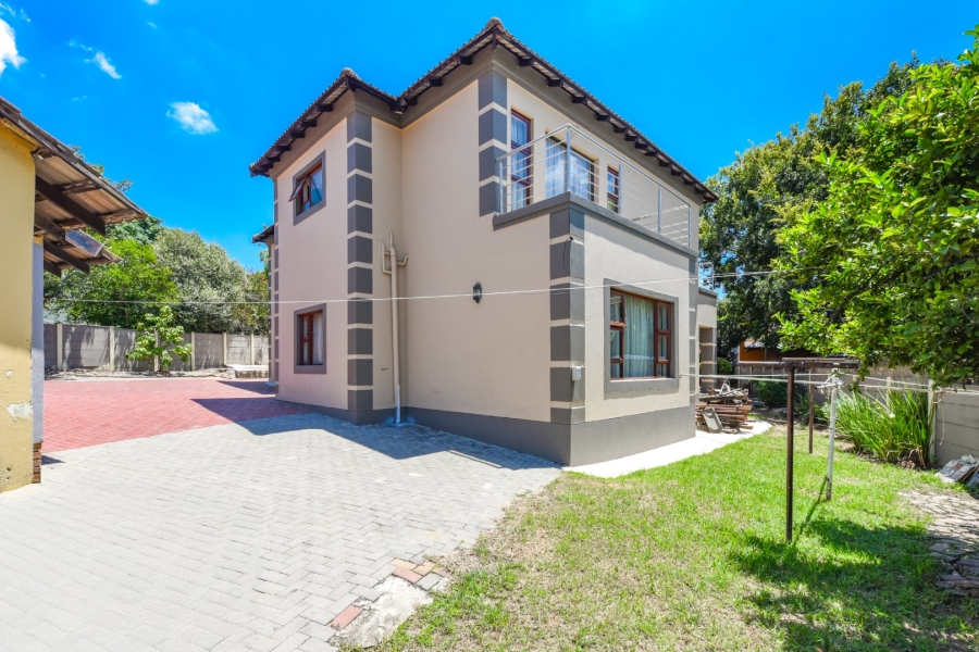 4 Bedroom Property for Sale in Bloubosrand Gauteng