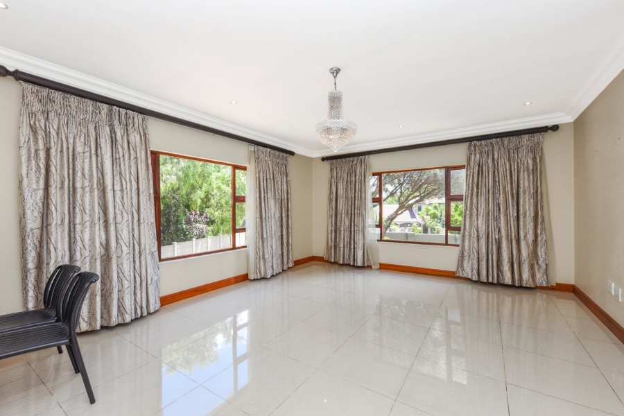 4 Bedroom Property for Sale in Bloubosrand Gauteng