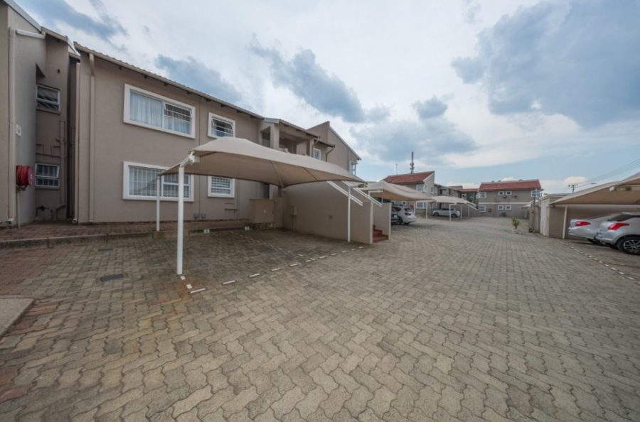 2 Bedroom Property for Sale in Wannenburghoogte Gauteng