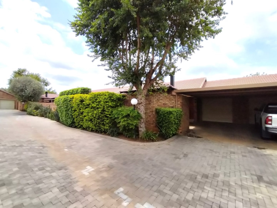 2 Bedroom Property for Sale in Annlin Gauteng