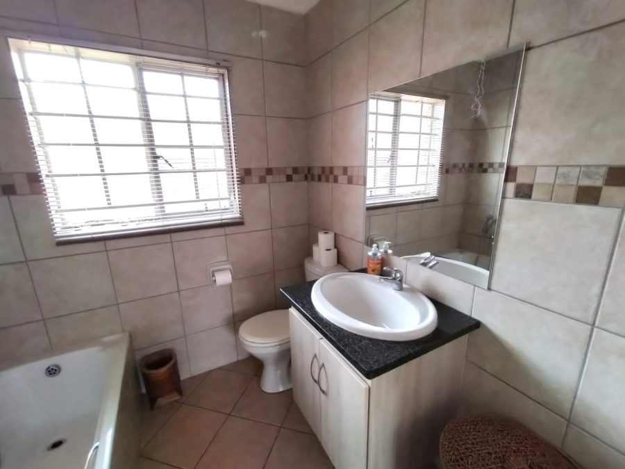 2 Bedroom Property for Sale in Annlin Gauteng
