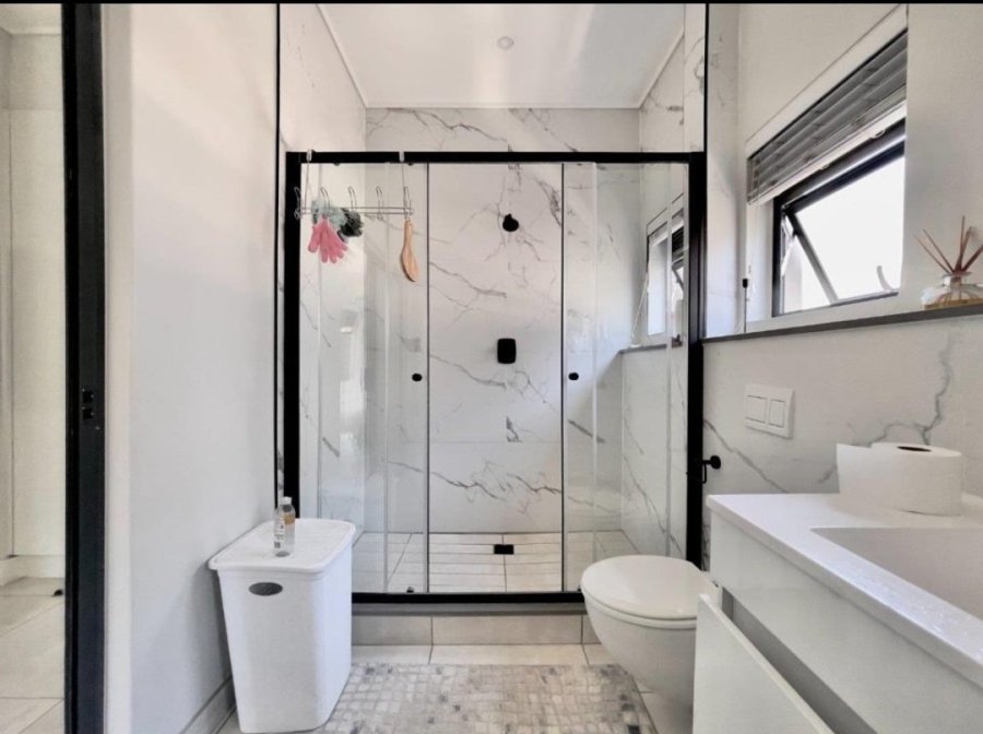 2 Bedroom Property for Sale in Waterfall Gauteng