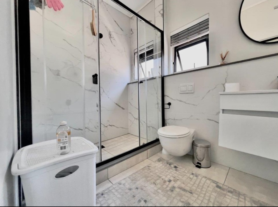 2 Bedroom Property for Sale in Waterfall Gauteng