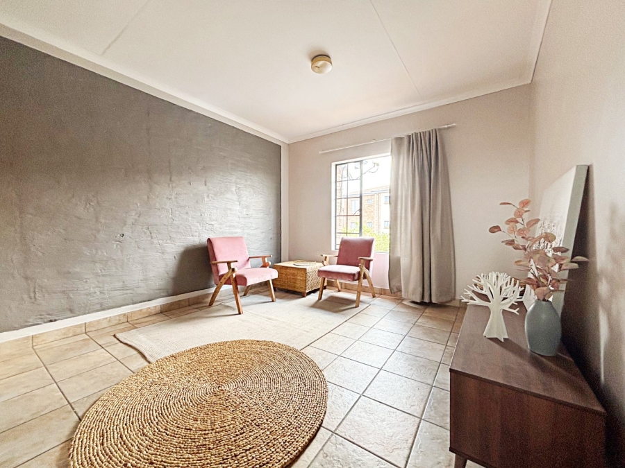 2 Bedroom Property for Sale in Rooihuiskraal North Gauteng