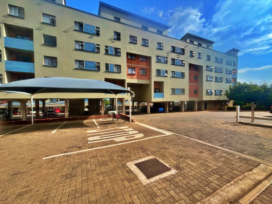 1 Bedroom Property for Sale in Die Hoewes Gauteng
