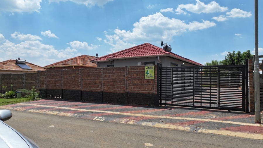 3 Bedroom Property for Sale in Sky City Gauteng