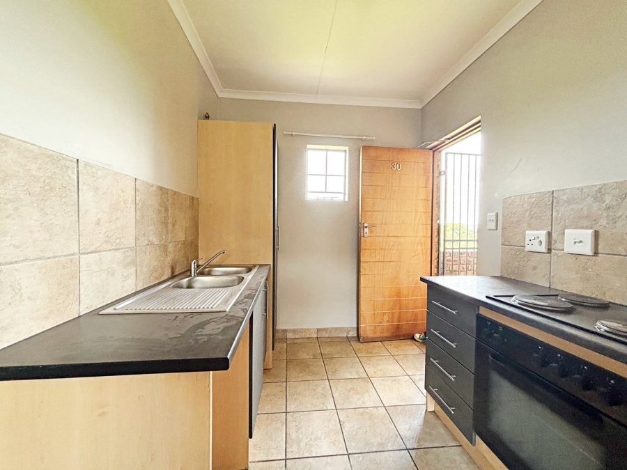 2 Bedroom Property for Sale in Rooihuiskraal North Gauteng