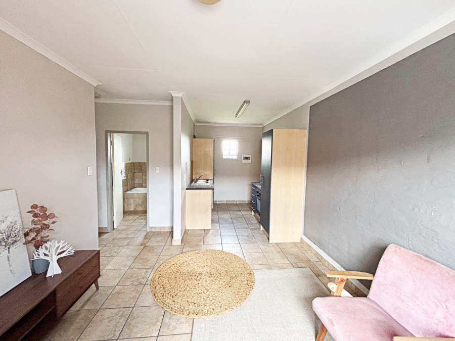 2 Bedroom Property for Sale in Rooihuiskraal North Gauteng