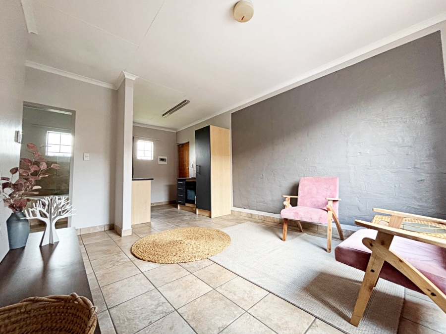 2 Bedroom Property for Sale in Rooihuiskraal North Gauteng