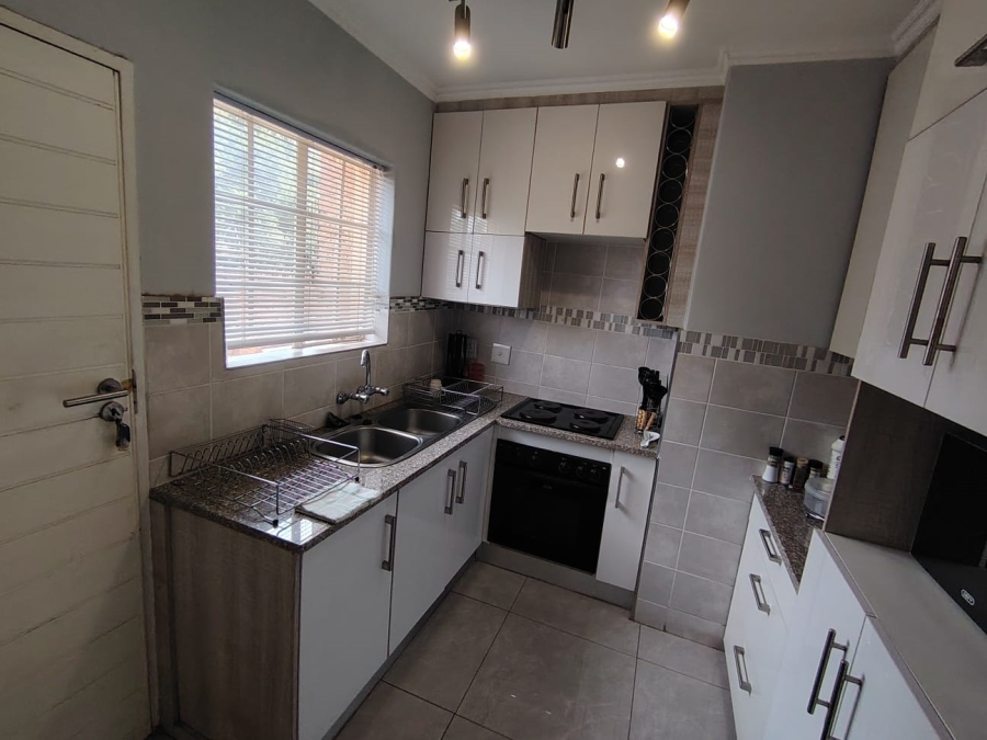 3 Bedroom Property for Sale in Monavoni Gauteng