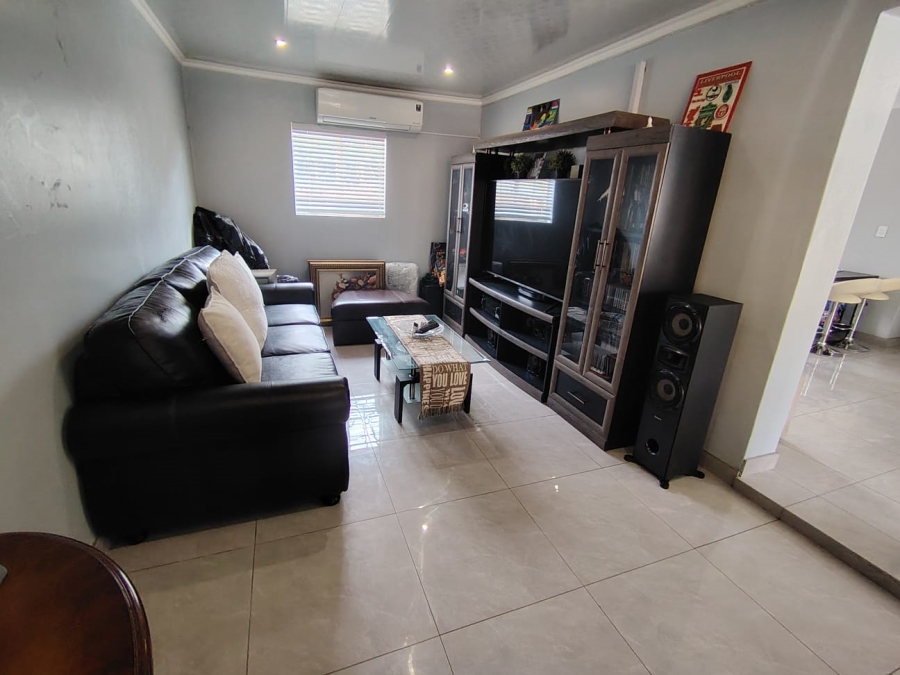 3 Bedroom Property for Sale in Monavoni Gauteng