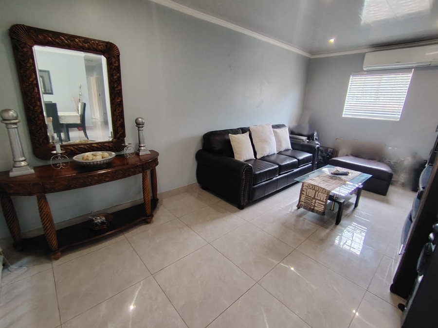 3 Bedroom Property for Sale in Monavoni Gauteng