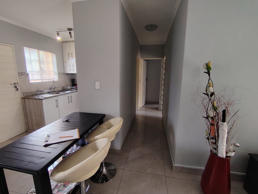 3 Bedroom Property for Sale in Monavoni Gauteng