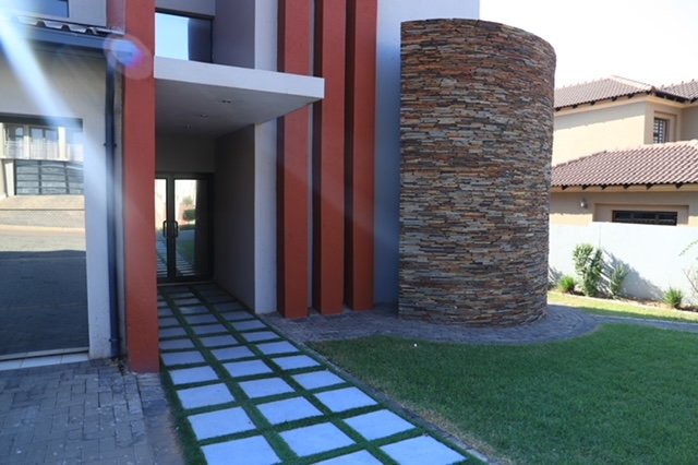 6 Bedroom Property for Sale in Magaliesberg Country Estate Gauteng