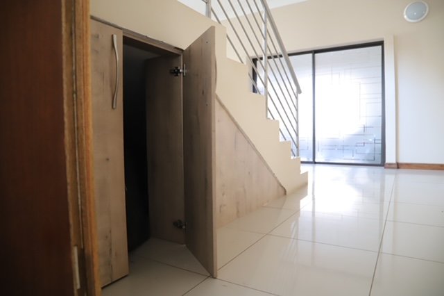 6 Bedroom Property for Sale in Magaliesberg Country Estate Gauteng