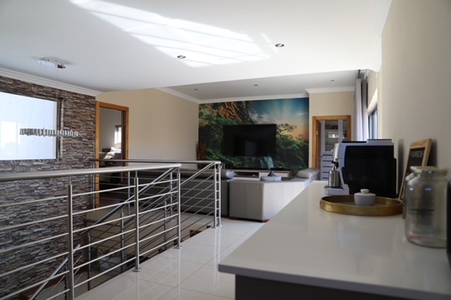 6 Bedroom Property for Sale in Magaliesberg Country Estate Gauteng