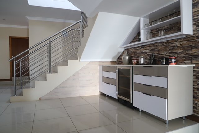 6 Bedroom Property for Sale in Magaliesberg Country Estate Gauteng