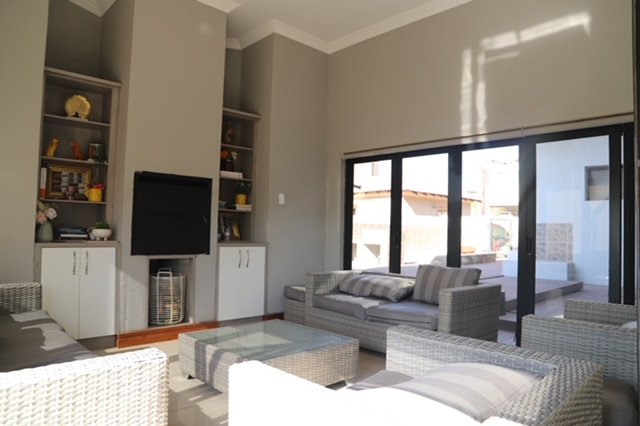 6 Bedroom Property for Sale in Magaliesberg Country Estate Gauteng