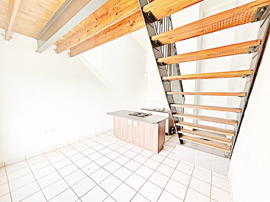 1 Bedroom Property for Sale in Die Hoewes Gauteng