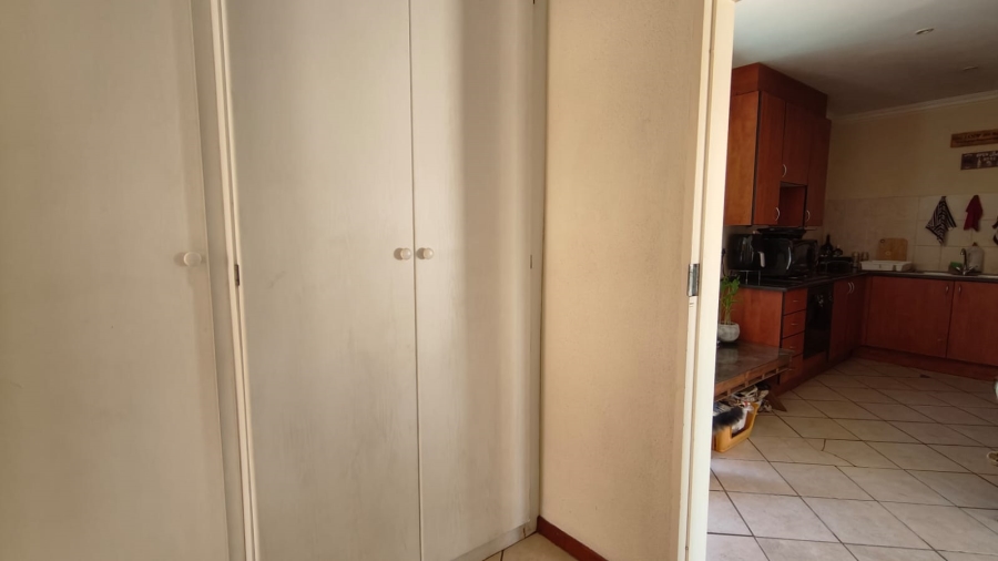 1 Bedroom Property for Sale in Annlin Gauteng