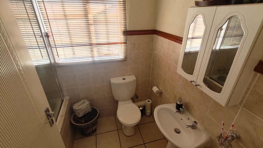 1 Bedroom Property for Sale in Annlin Gauteng
