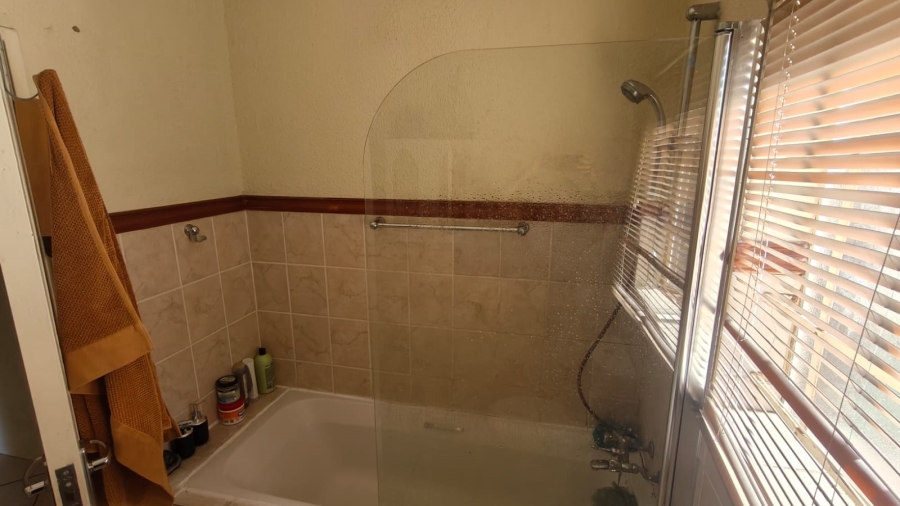 1 Bedroom Property for Sale in Annlin Gauteng