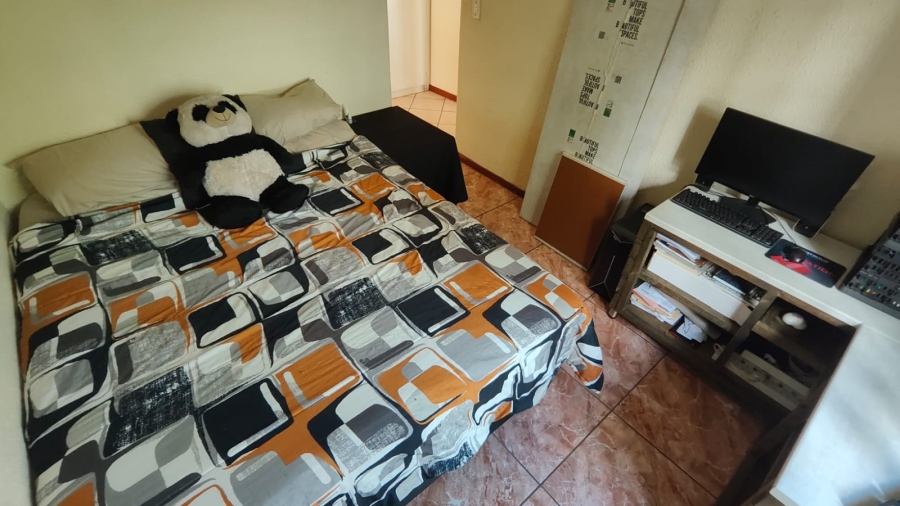 1 Bedroom Property for Sale in Annlin Gauteng