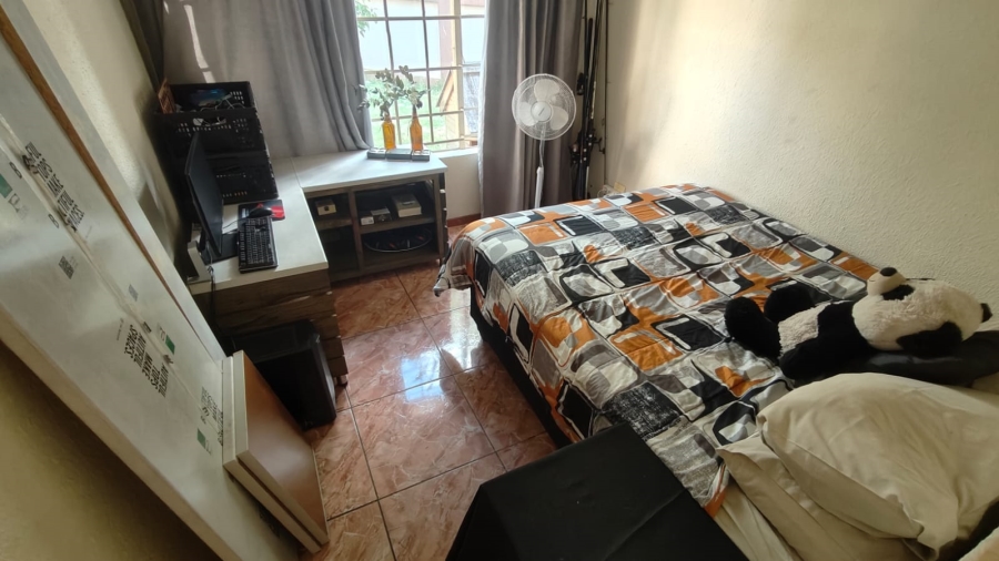1 Bedroom Property for Sale in Annlin Gauteng