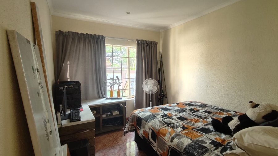 1 Bedroom Property for Sale in Annlin Gauteng