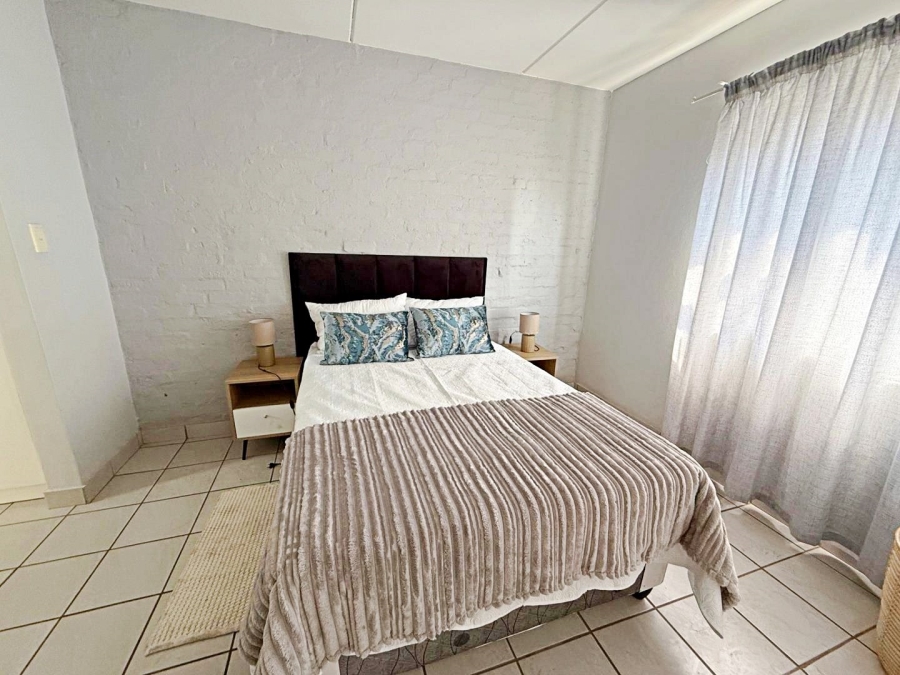 1 Bedroom Property for Sale in Die Hoewes Gauteng