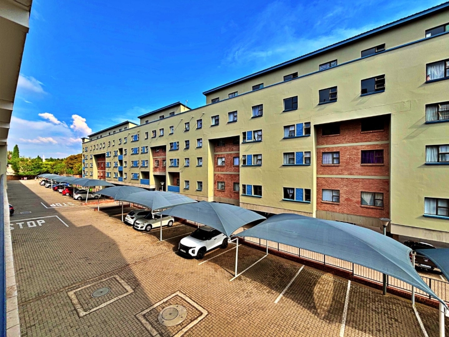 1 Bedroom Property for Sale in Die Hoewes Gauteng