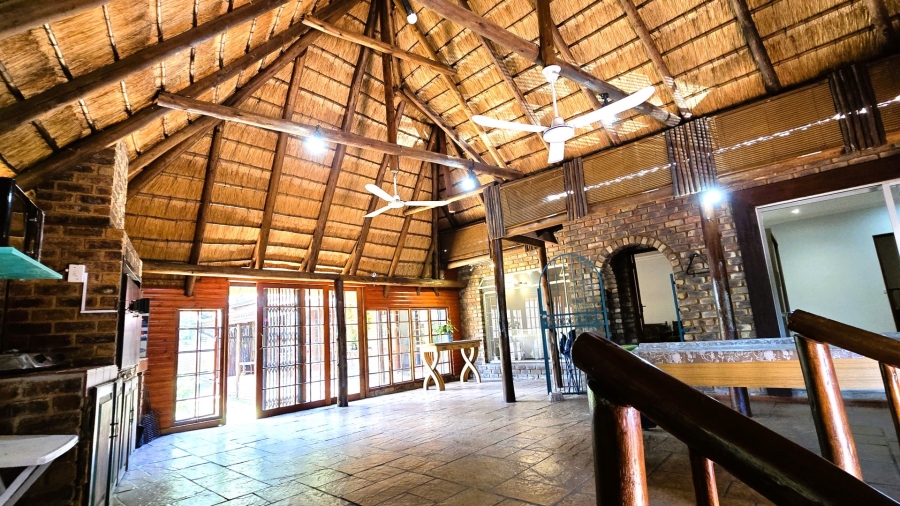 5 Bedroom Property for Sale in Faerie Glen Gauteng