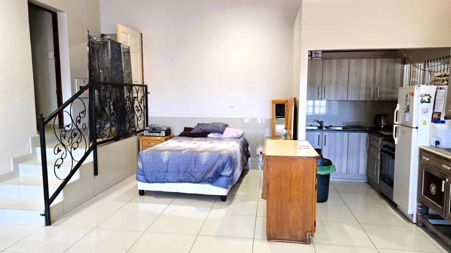 5 Bedroom Property for Sale in Faerie Glen Gauteng