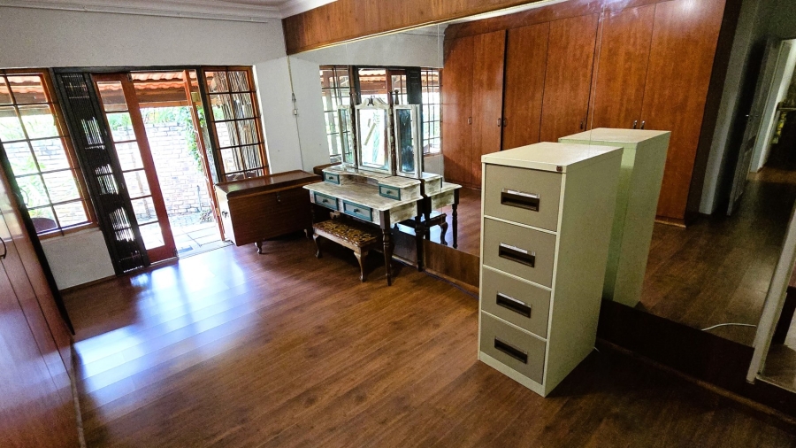 5 Bedroom Property for Sale in Faerie Glen Gauteng