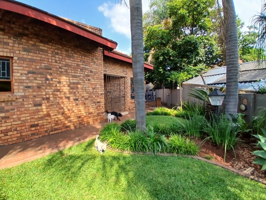 3 Bedroom Property for Sale in Eldoraigne Gauteng