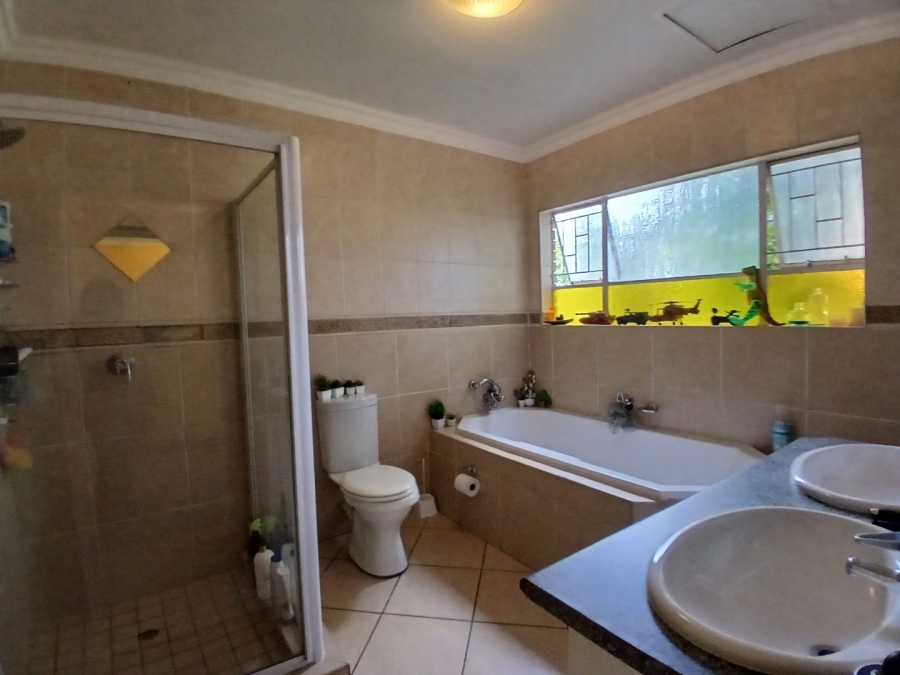 3 Bedroom Property for Sale in Eldoraigne Gauteng