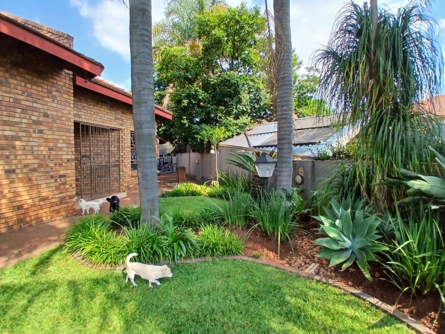 3 Bedroom Property for Sale in Eldoraigne Gauteng