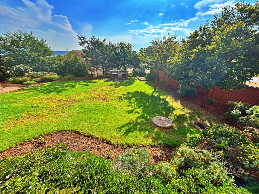 1 Bedroom Property for Sale in Die Hoewes Gauteng