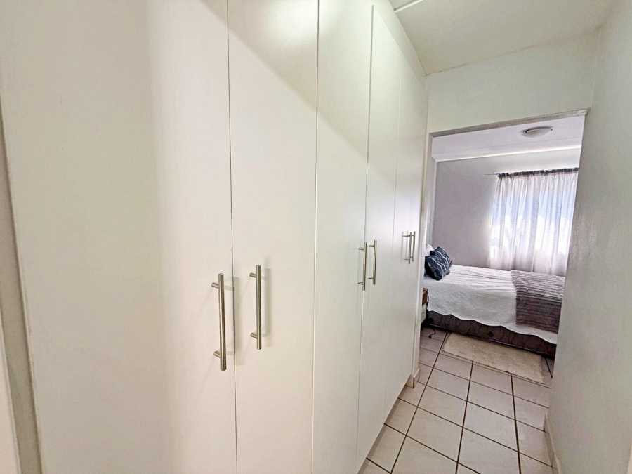  Bedroom Property for Sale in Die Hoewes Gauteng