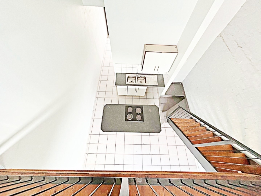 1 Bedroom Property for Sale in Die Hoewes Gauteng