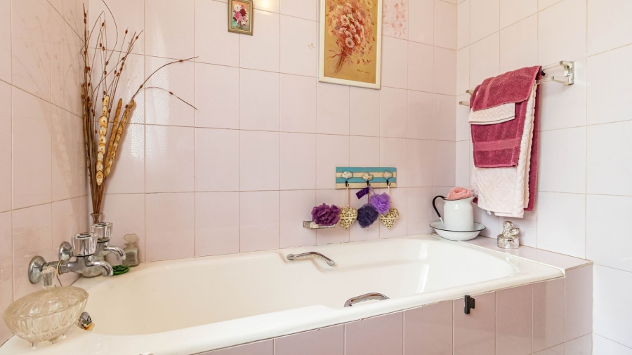 3 Bedroom Property for Sale in Bonaero Park Gauteng