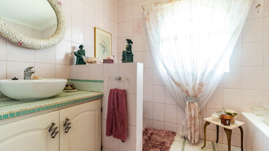 3 Bedroom Property for Sale in Bonaero Park Gauteng