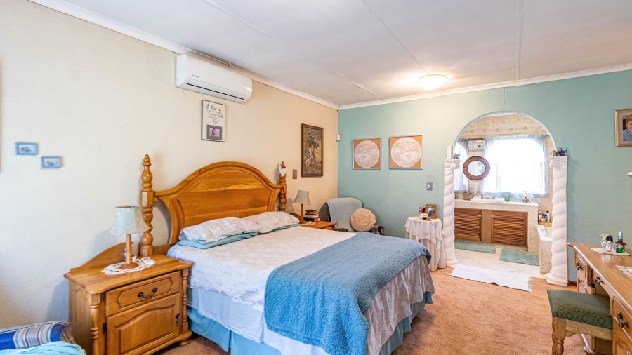 3 Bedroom Property for Sale in Bonaero Park Gauteng