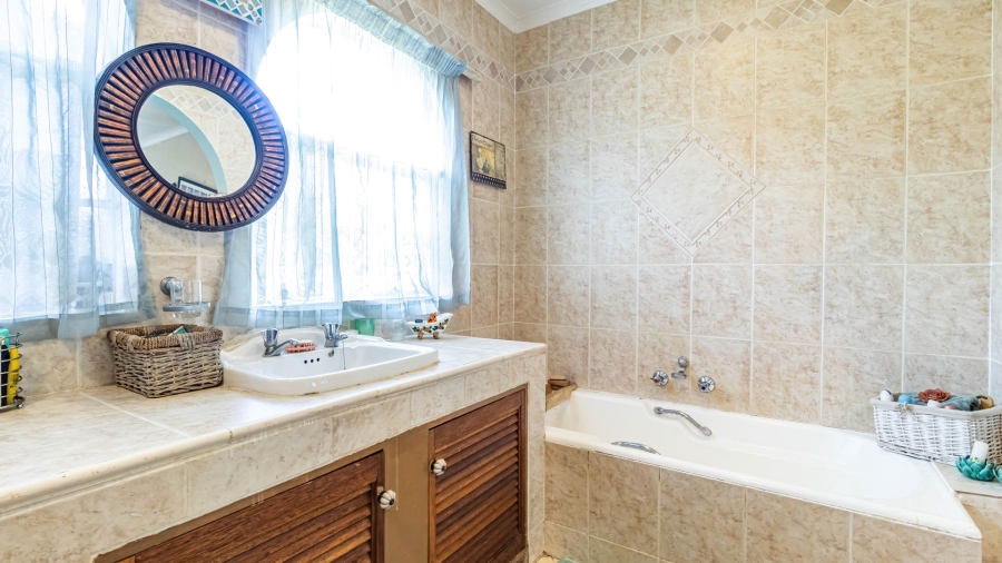 3 Bedroom Property for Sale in Bonaero Park Gauteng