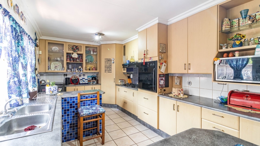 3 Bedroom Property for Sale in Bonaero Park Gauteng