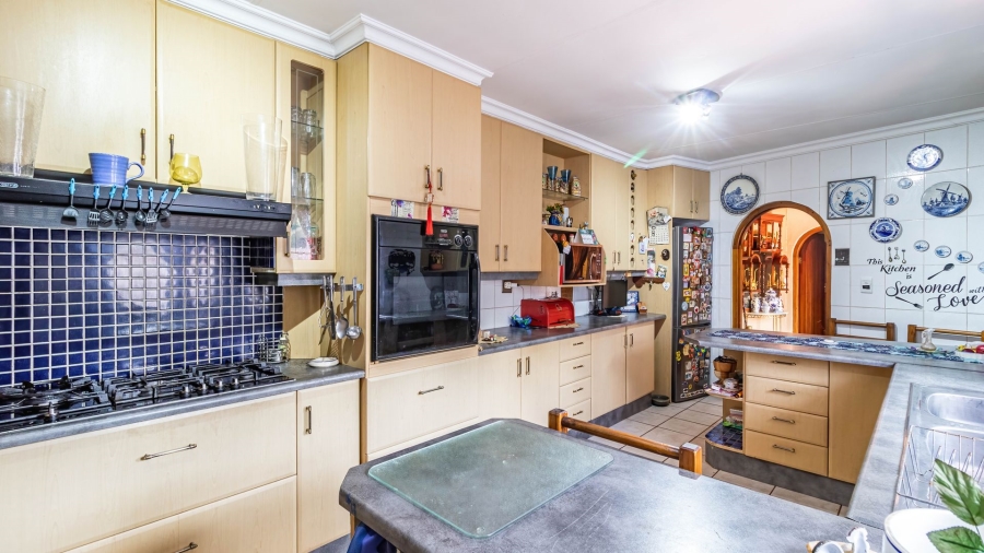 3 Bedroom Property for Sale in Bonaero Park Gauteng