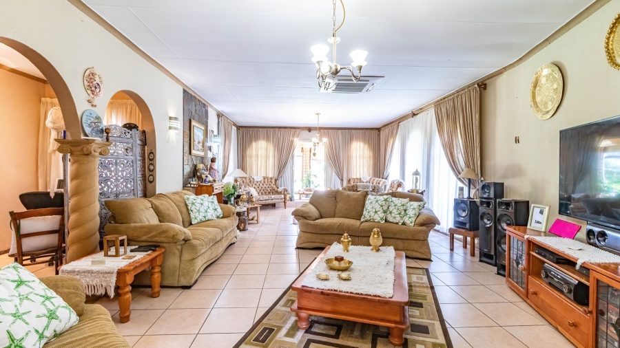 3 Bedroom Property for Sale in Bonaero Park Gauteng