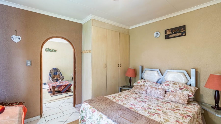 3 Bedroom Property for Sale in Bonaero Park Gauteng