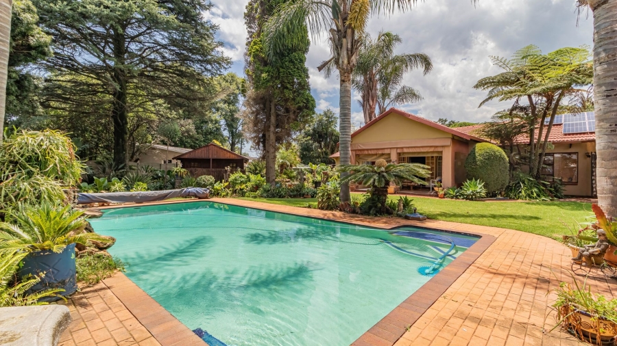 3 Bedroom Property for Sale in Bonaero Park Gauteng